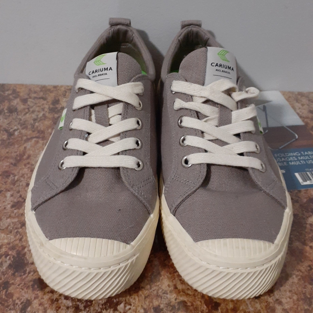 Cariuma Rio Brazil OCA Low Top Gray Canvas Contrast Thread Womens size 8